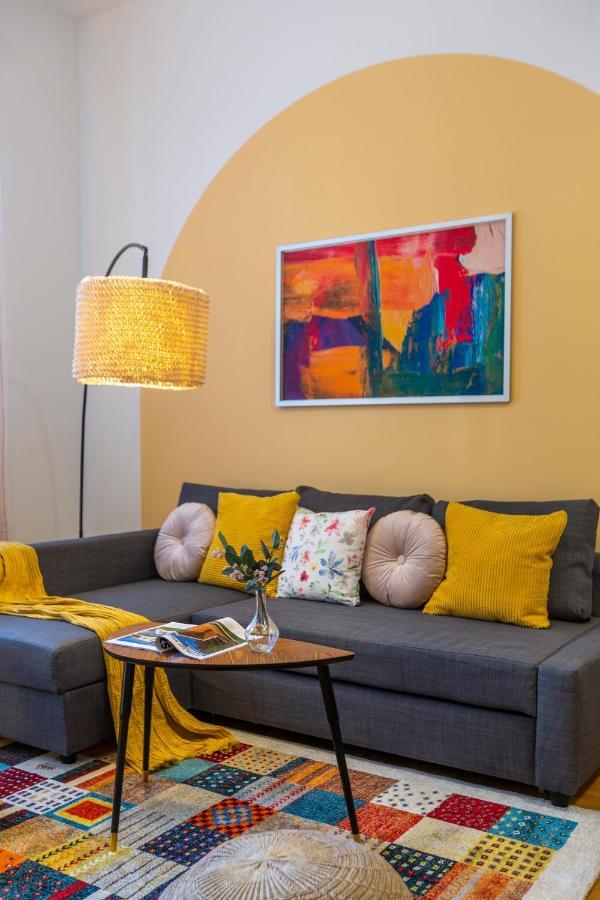 Central Gozsdu Apartment In The Party Street 부다페스트 외부 사진