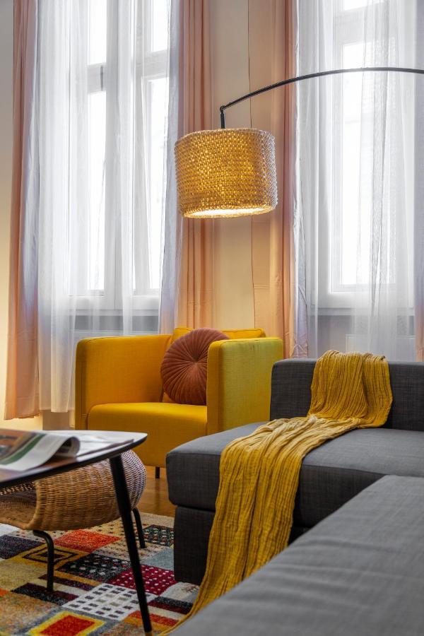 Central Gozsdu Apartment In The Party Street 부다페스트 외부 사진